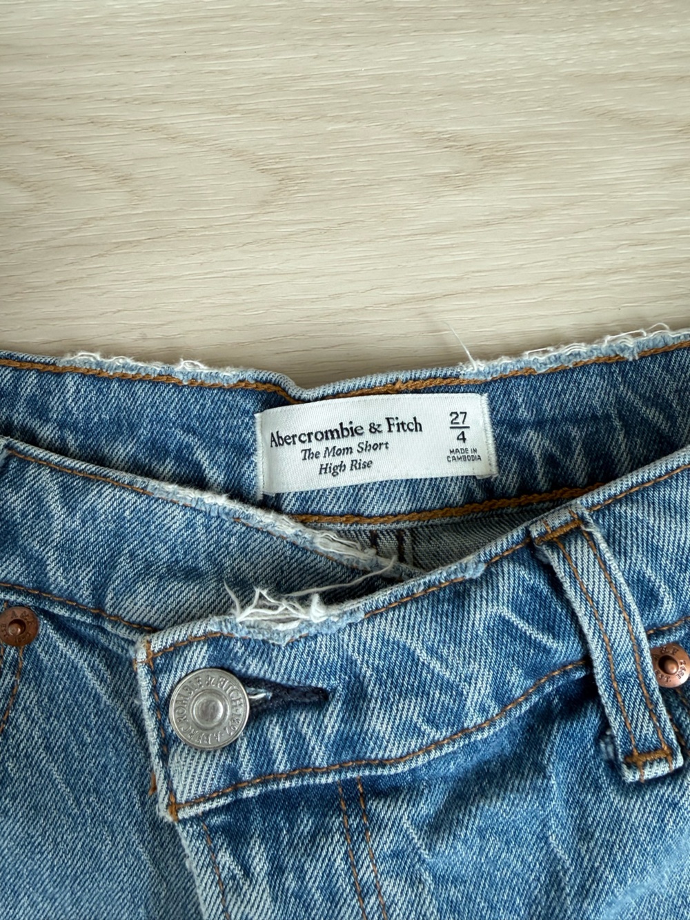 Abercrombie & Fitch High-Rise Mom Shorts - Picture 2 of 6